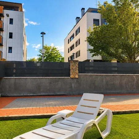 Nuevo Bajo Con Terraza Cerca De Playa Y Metro Con Parking Privado Urduliz