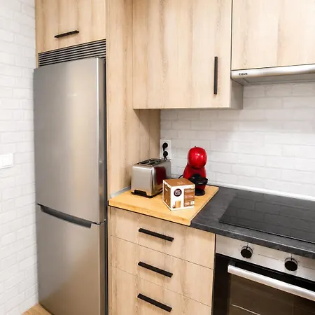 Nuevo Bajo Con Terraza Cerca De Playa Y Metro Con Parking Privado Apartman