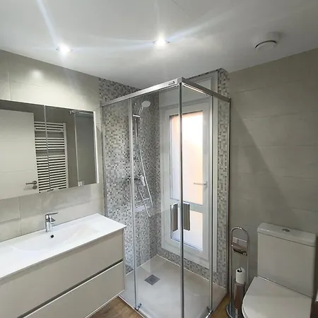 Nuevo Bajo Con Terraza Cerca De Playa Y Metro Con Parking Privado *