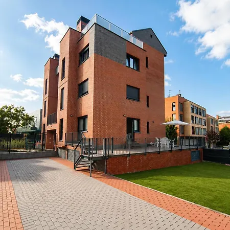 Nuevo Bajo Con Terraza Cerca De Playa Y Metro Con Parking Privado Apartman