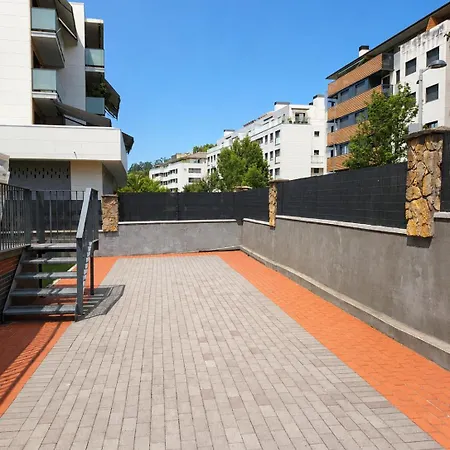 Apartman Nuevo Bajo Con Terraza Cerca De Playa Y Metro Con Parking Privado *